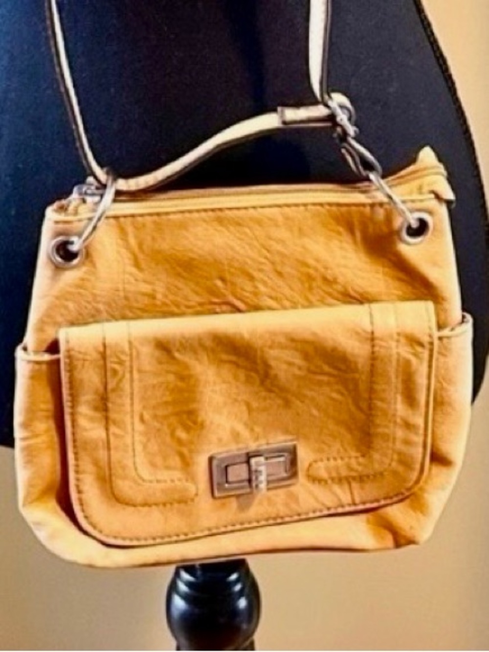 Bueno VTG Mustard Yellow Leather Crossbody Purse Silver Turn Lock Shoulder Bag